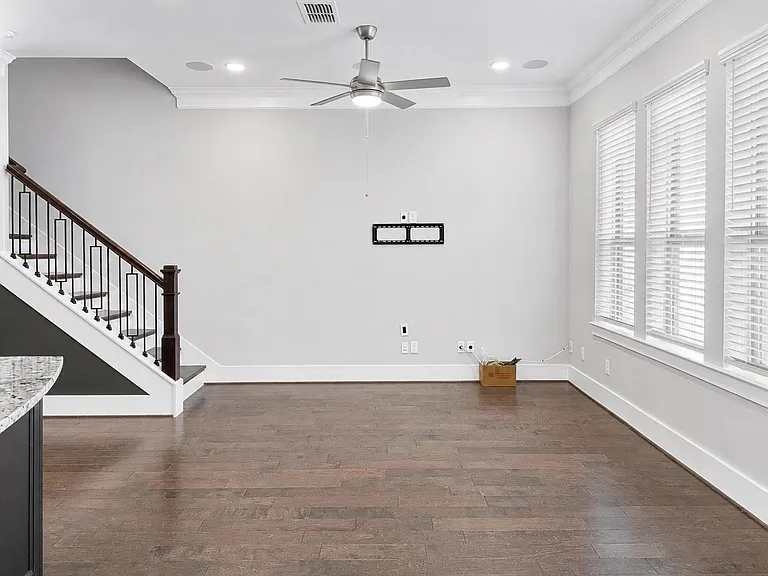 817 Kamano Ave — Photo 10
