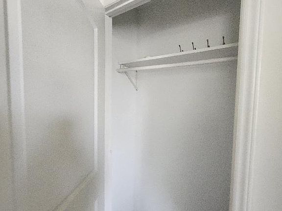 3rd image of 4286 Pitt St