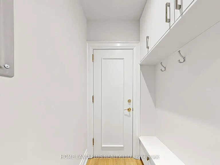 919 Avenue Rd #3 — Photo 26
