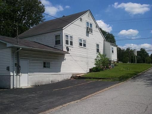 2nd image of 300 E Vienna St