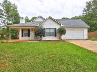 1208 Browns Country Ln, Locust Grove, GA 30248