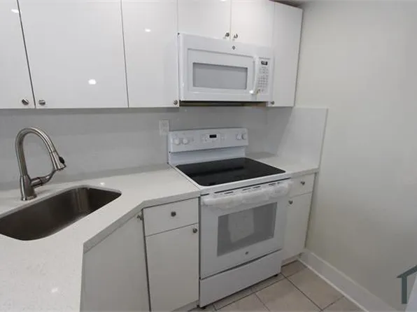 4550 NW 9th St, Miami, FL