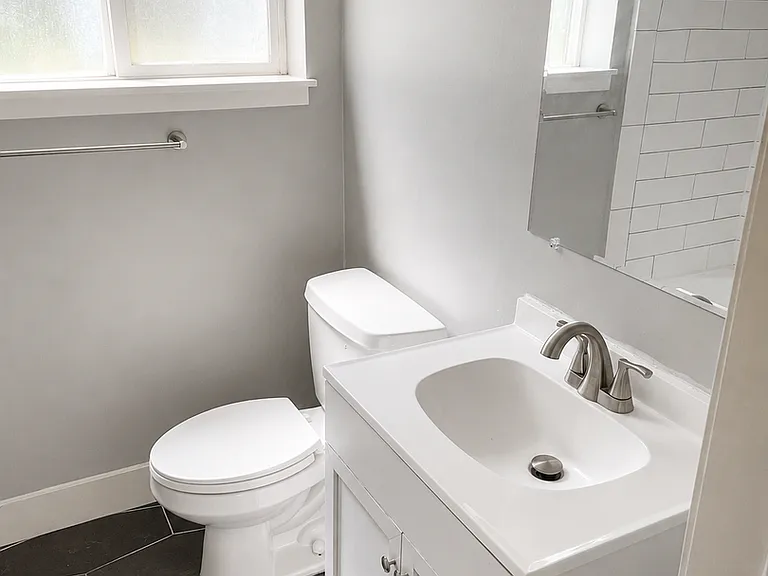 221 N Quince St — Photo 6