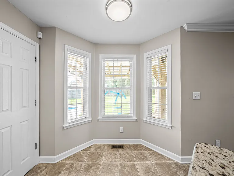 405 Tranquill Ln — Photo 11