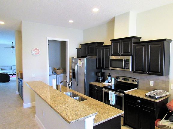 5th image of 3344 Torre Blvd