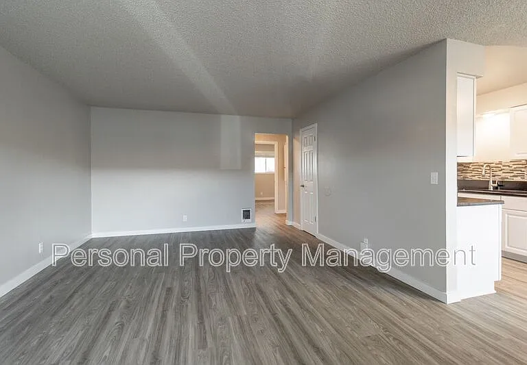1008 NE 86th St — Photo 4