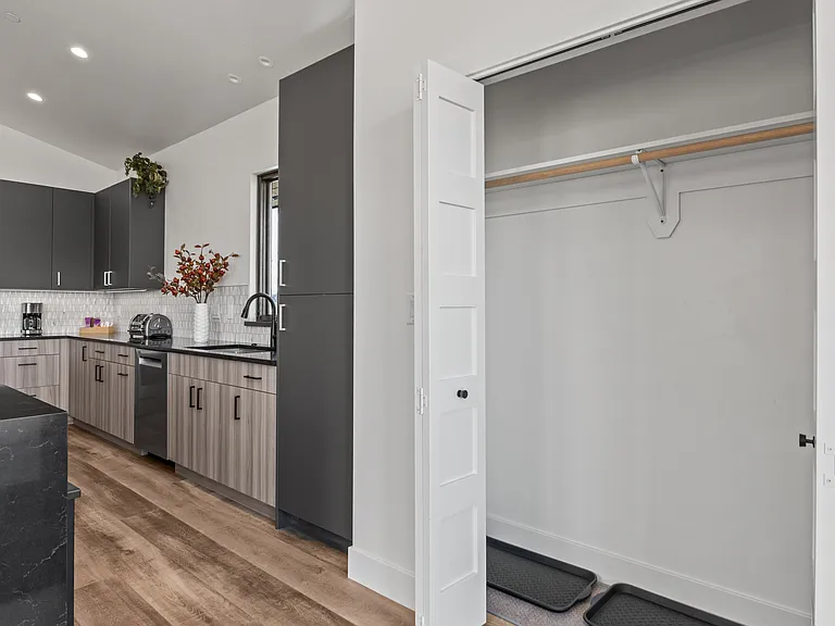 Walk-in Closet