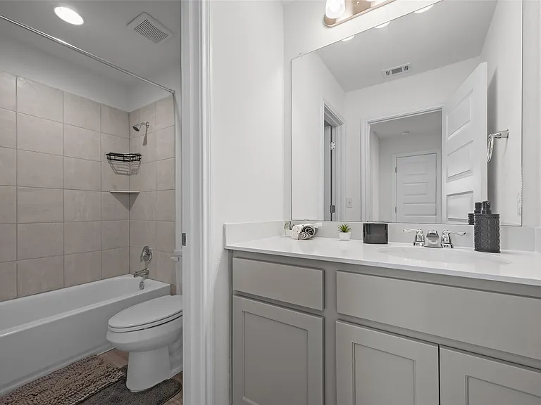 6915 Tiznow Ln — Photo 15