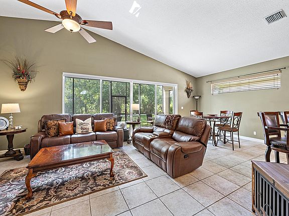 4th image of 2786 SE STONEBRIAR Way #2786