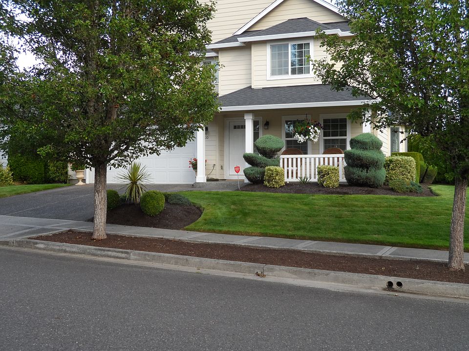 FRONT WITOUT BIG SIDE YARD