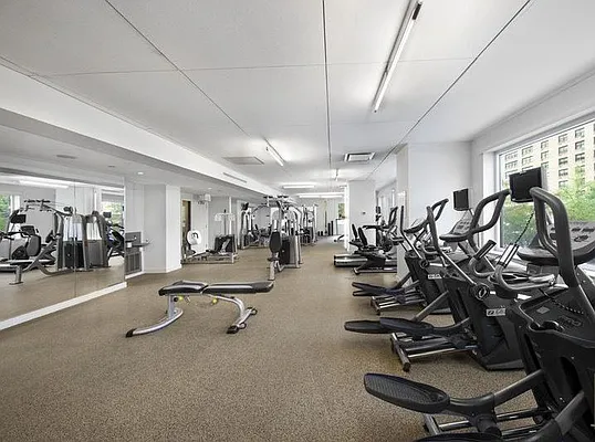 Rented by BLU Real Estate | media 20