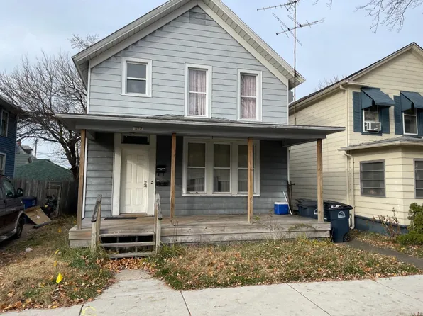 215 W 9th St, Michigan City, IN 46360