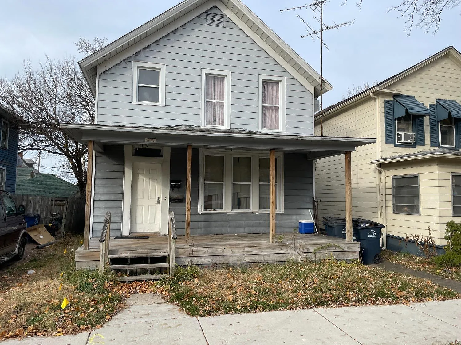 215 W 9th St photo 1