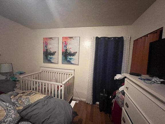 2nd image of 162 Forest Ave #2