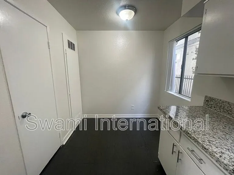 345 E Stepney St #4 — Photo 11