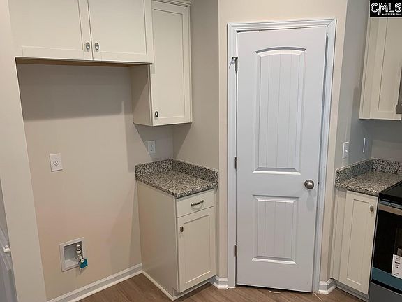 4th image of 952 Bergenfield Ln