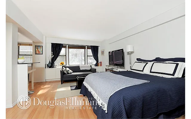 Sold by Douglas Elliman | media 20