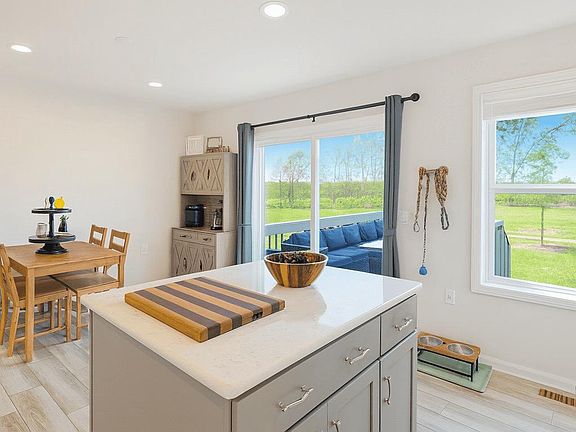 3rd image of 144 Highpoint Park Dr