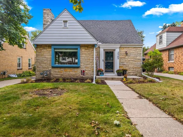 2909 North 68th STREET, Milwaukee, WI 53210