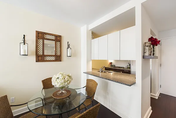 Sold by Nest Seekers International | media 5