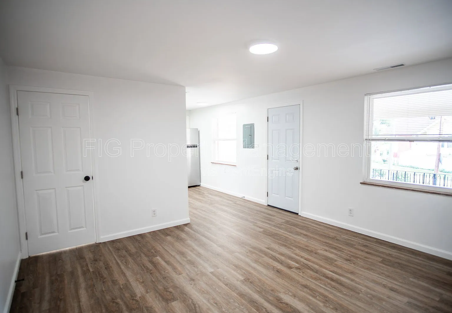 2 bed, 1.0 bath, 777 sqft, $1,300 — Photo 3
