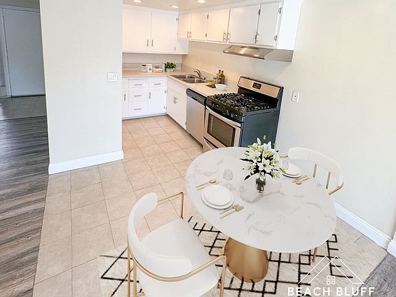 3rd image of 7250 Fenway Dr