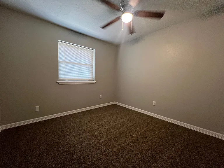 6407 NW Euclid Ave — Photo 11