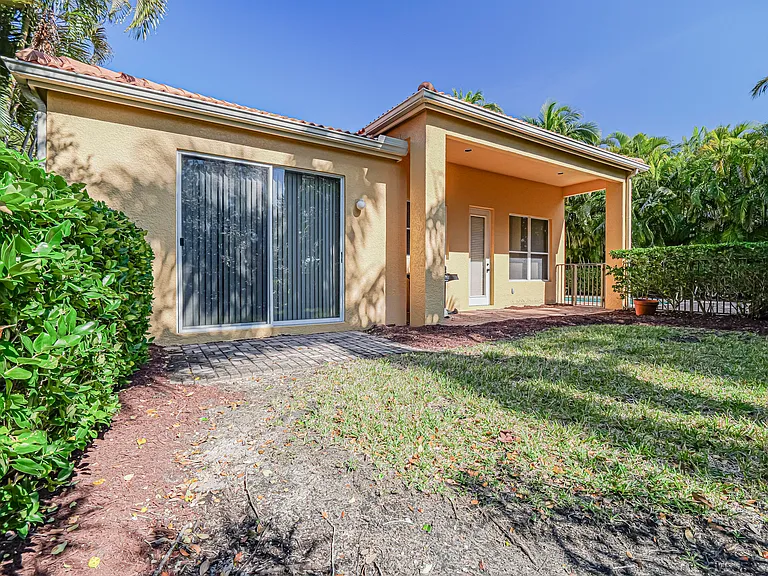 2135 S Maiden Ln — Photo 37
