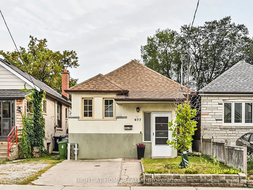 677 Mortimer Ave #UPPER