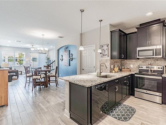 4th image of 1951 Lake Waters Pl