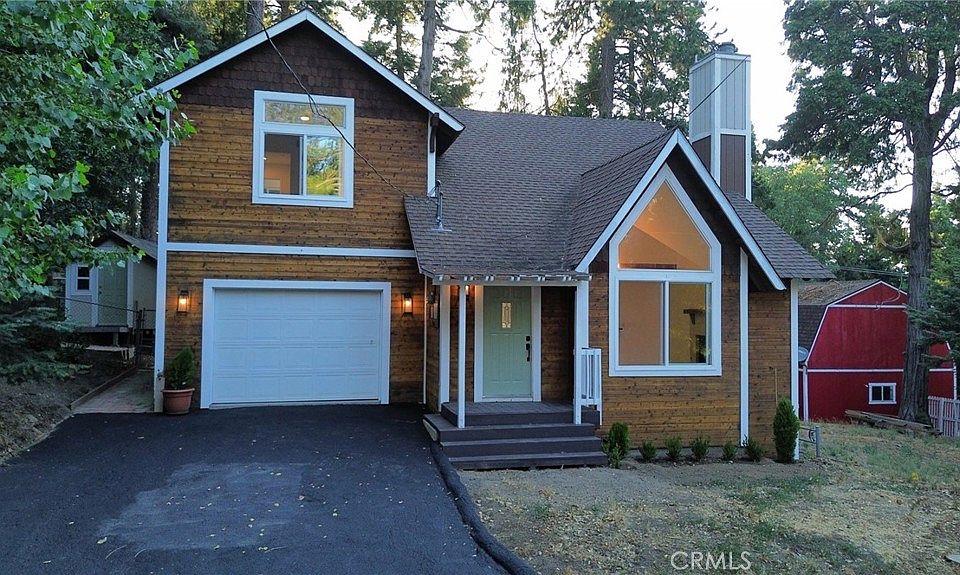 1st image of 372 Hartman Cir