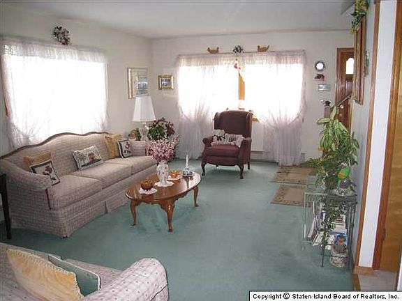 2nd image of 228 Winchester Ave