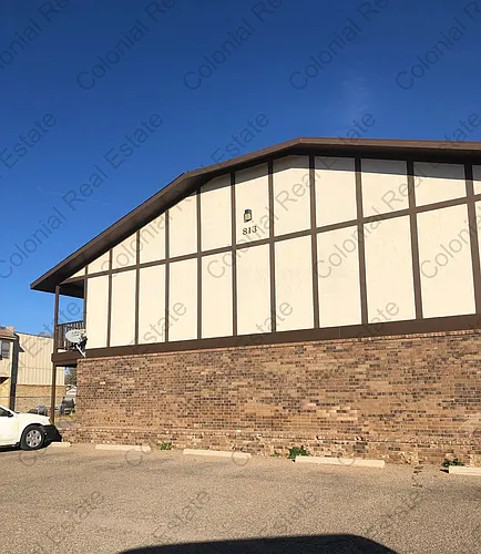 813 Laurelwood Dr Photo 1