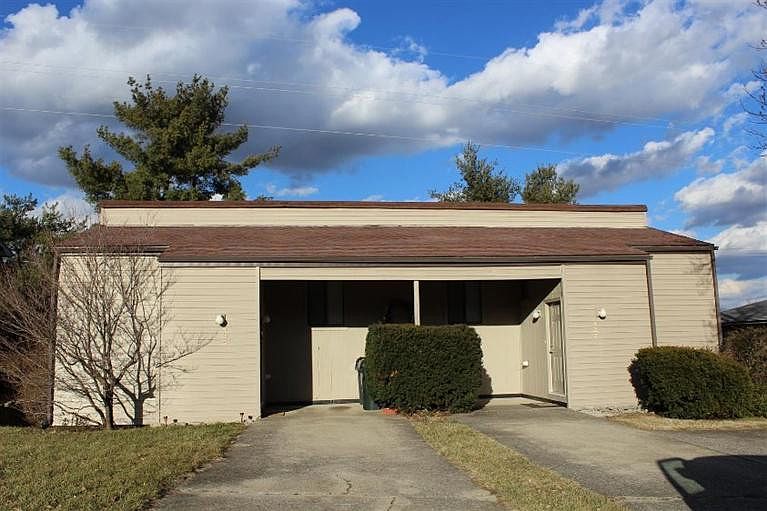 1st image of 425 Whispering Hills Dr #427
