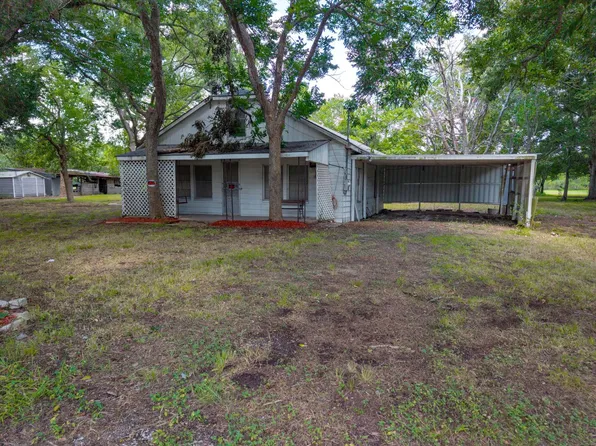 1301 Adams Rd, Bay City, TX 77414