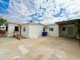 418 S Estrella St, El Paso, TX
