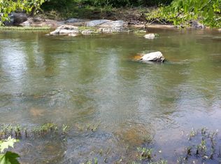 360 Grove Ln, Arvonia, VA 23004