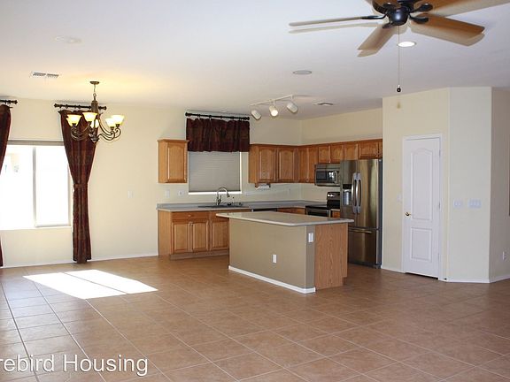 2nd image of 1253 E Birdland Dr