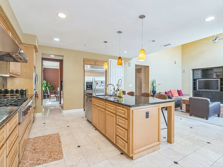 152 Laurelwood Dr — Photo 14