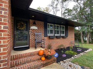 90 Hickory Ln, Bayville, NJ 08721