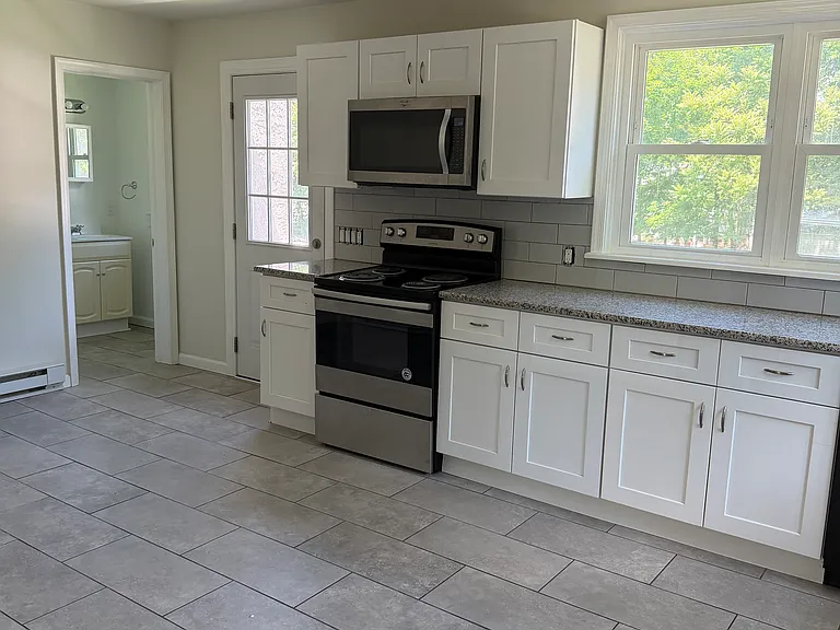 11 Willow Ave — Photo 11