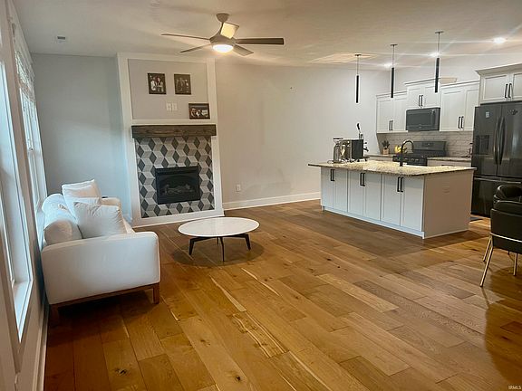 3rd image of 400 Catherwood Dr #2