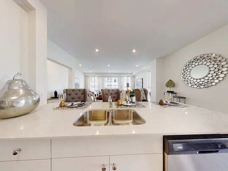 234 Edgevalley Rd #82 — Photo 10