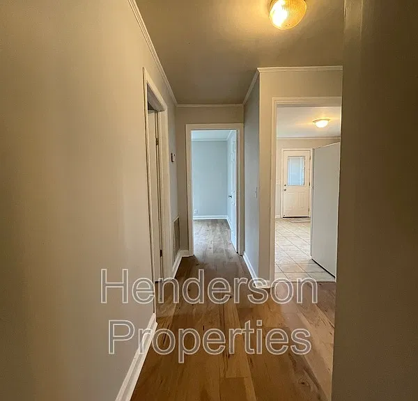 1506 Seigle Ave — Photo 6