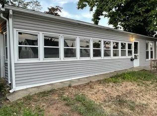 58 Shore Dr, Branford, CT 06405