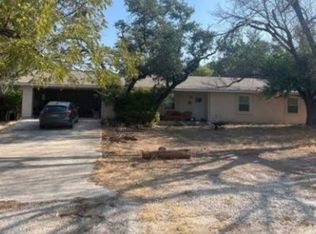 129 6th St, Ingram, TX 78025