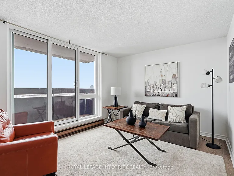 2000 Jasmine Cres #1110 — Photo 8