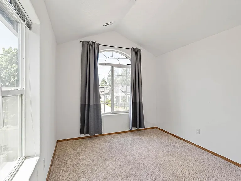 3328 NE 74th Ave — Photo 17
