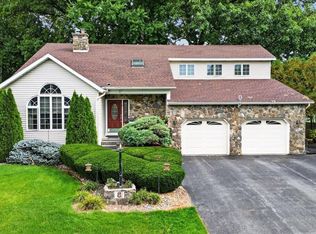 8 Winifred Drive, Albany, NY 12205