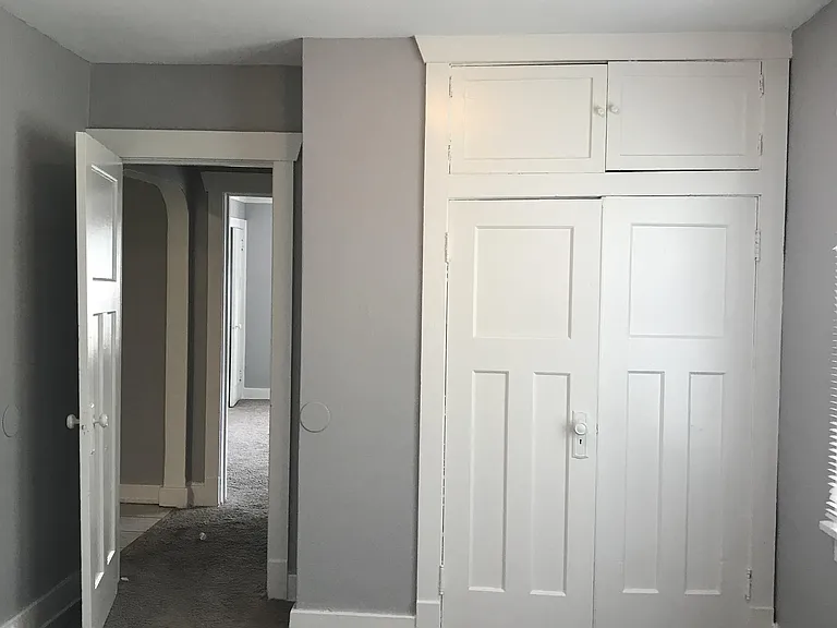 2835 Center St — Photo 7